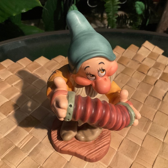 VTG Walt Disney Classics Collection Bashful “Aw Shucks” Snow White & 7 Dwarfs - Picture 6 of 10